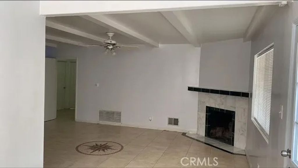 Photo of 6410 Tujunga Avenue, North Hollywood, CA 91606 (MLS # SR25245960)