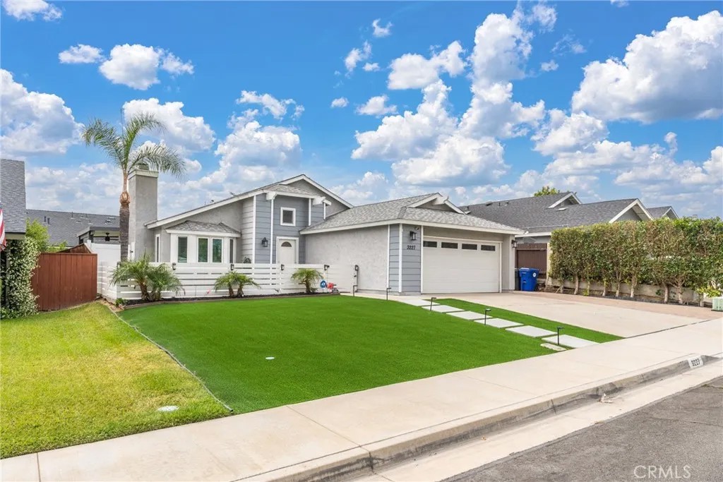 3227 Norelle