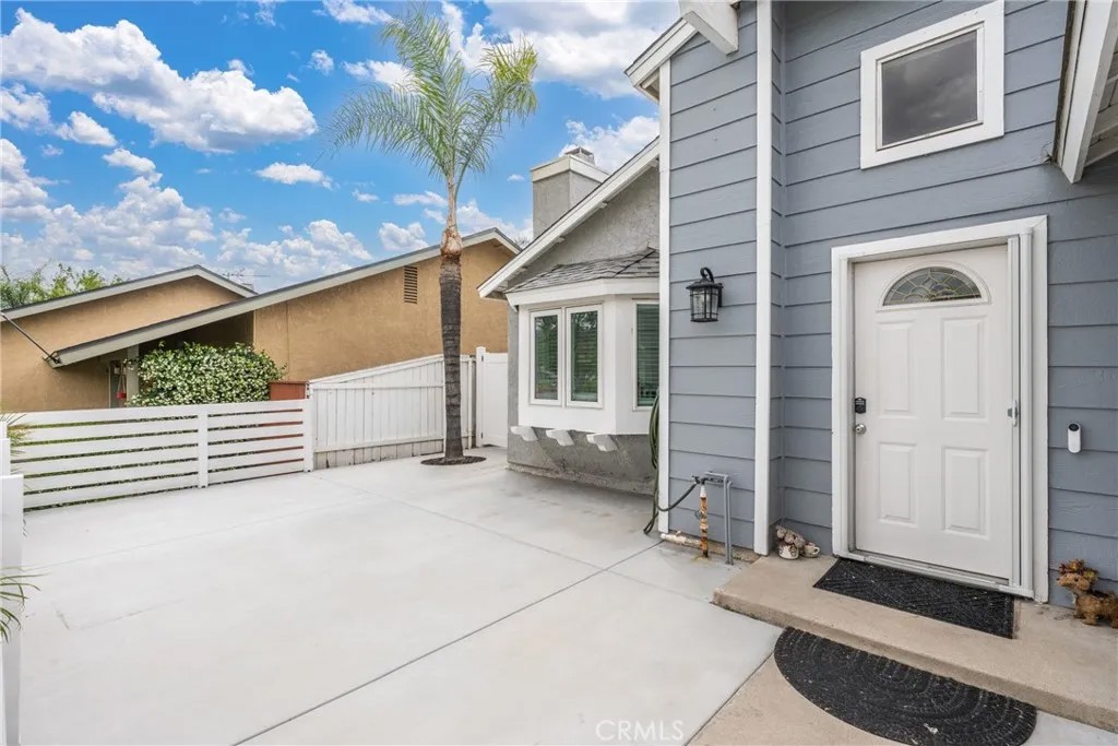 3227 Norelle