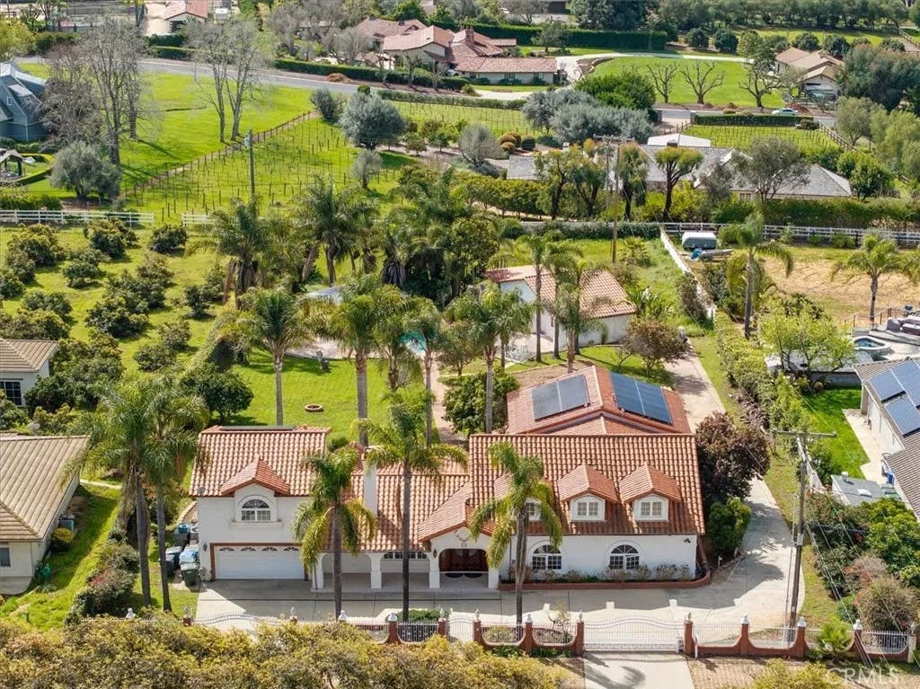 Photo of 354 Rancho Camino, Fallbrook, CA 92028 (MLS # SW26136221)
