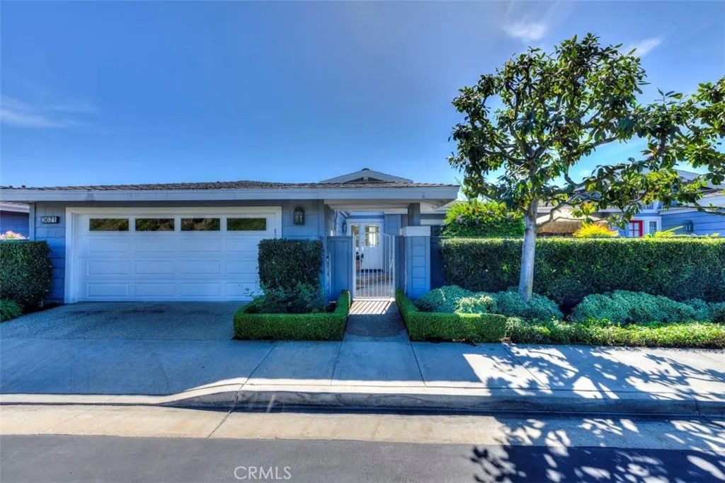 Photo of 3621 Geranium Ave, Corona Del Mar, CA 92625 (MLS # OC26054278)