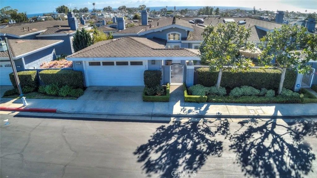 Photo of 3621 Geranium Ave, Corona Del Mar, CA 92625 (MLS # OC26054278)