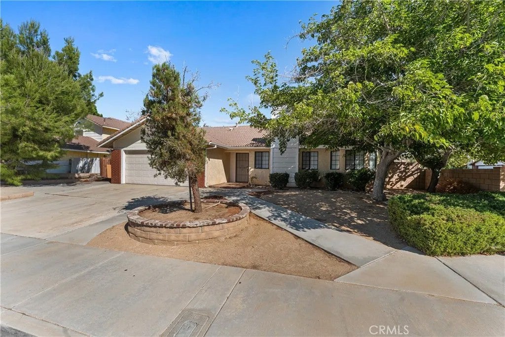 2427 Oakcrest