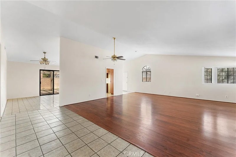 2427 Oakcrest