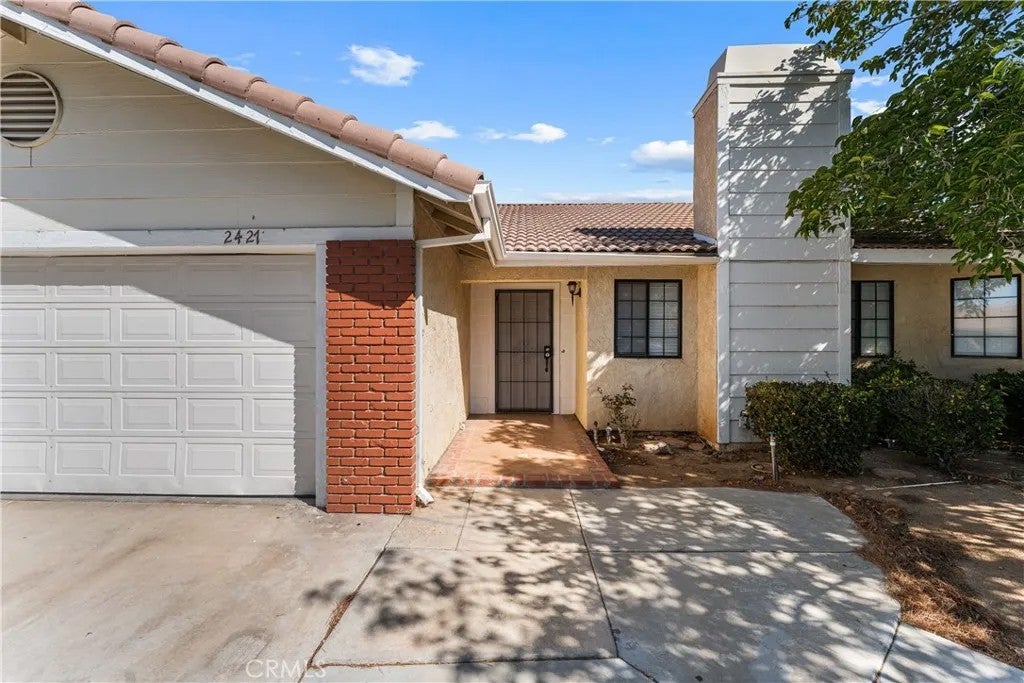 2427 Oakcrest