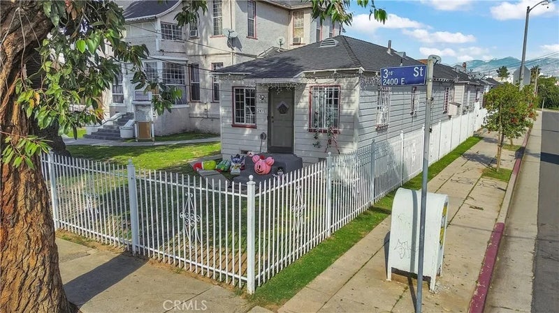 2429 E 3rd
