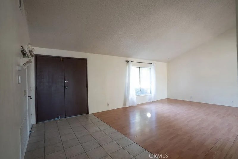 37406 3rd East