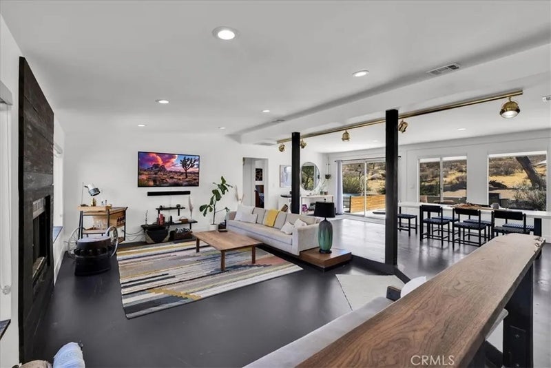 60313 Pueblo Trail