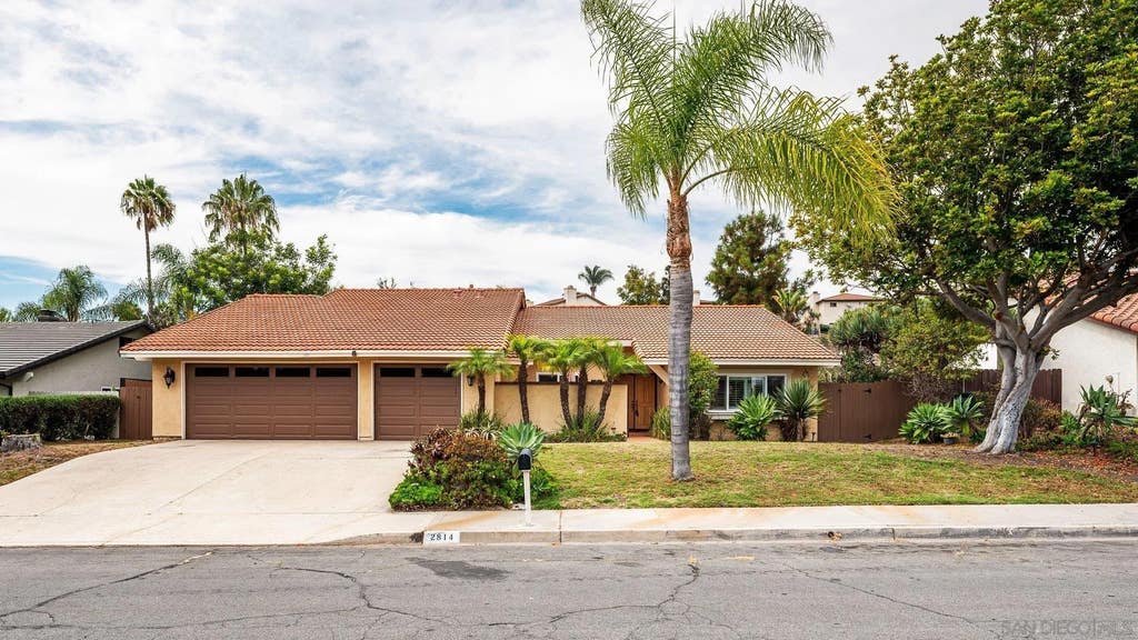 Photo of 2814 Luciernaga St, Carlsbad, CA 92009 (MLS # 260020575)