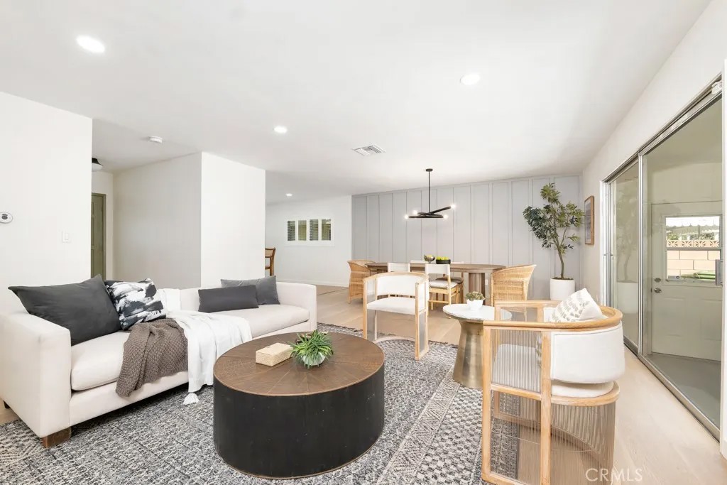 19844 Hemmingway Street