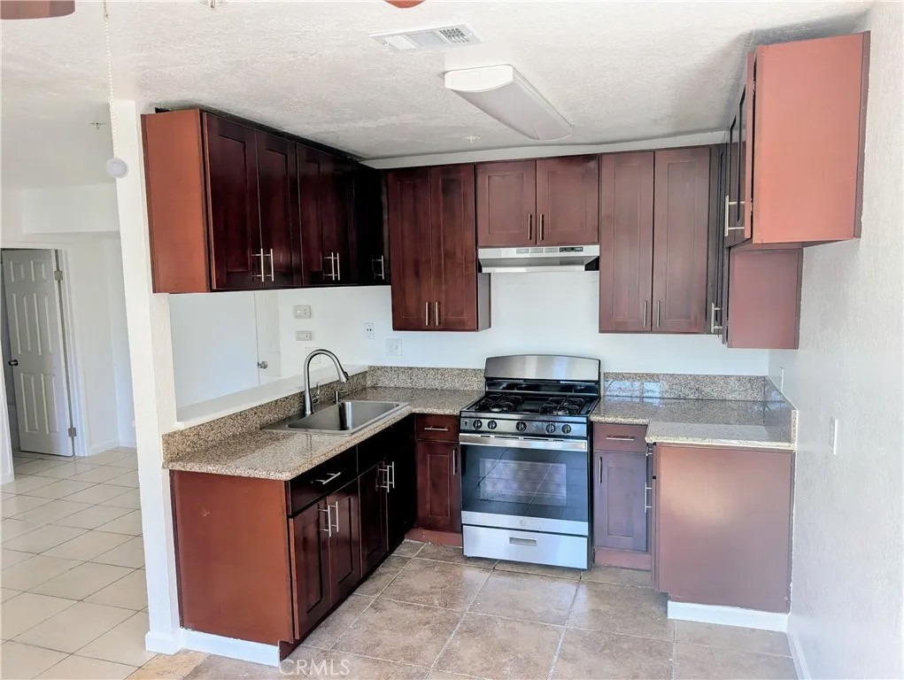 1327 N Ross