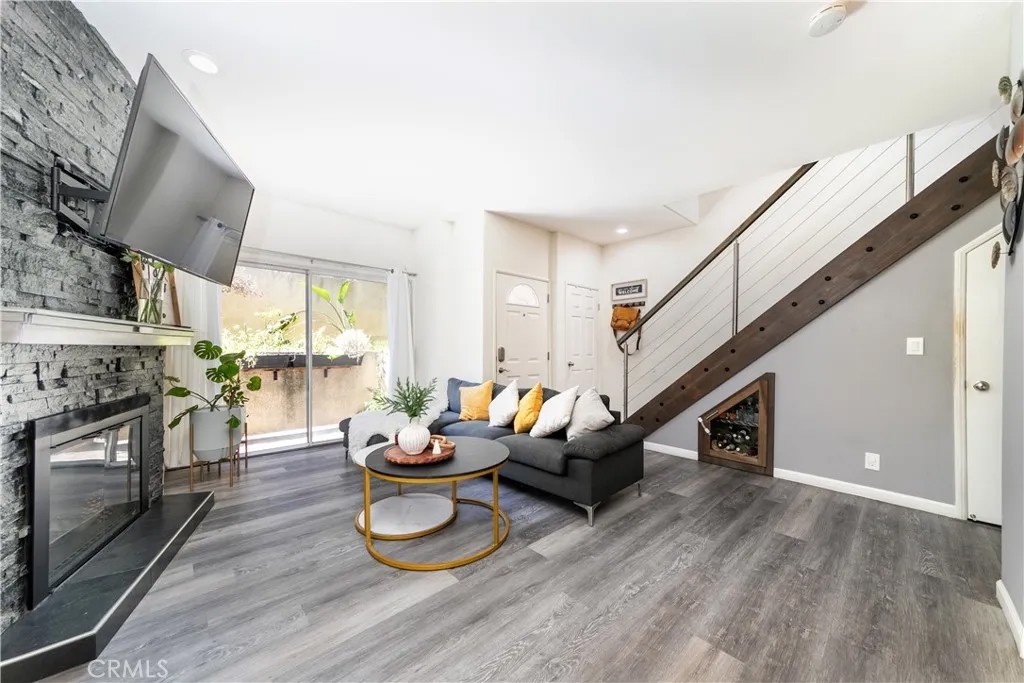 13600 Foothill 17