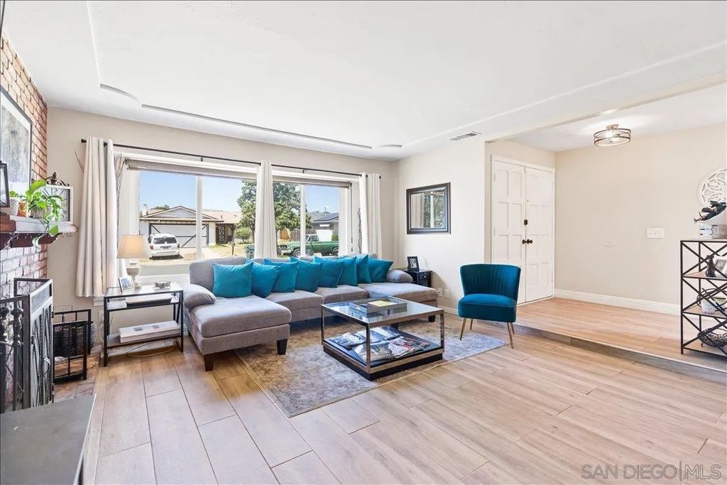 Photo of 2051 Weathervane Ave, Escondido, CA 92027 (MLS # 260008941)