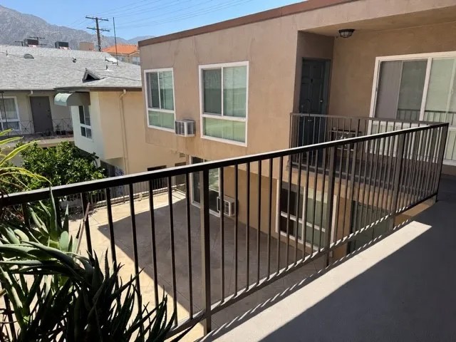 528 E Verdugo