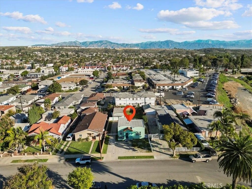 Photo of 272 Maiden Ln, Montebello, CA 90640 (MLS # DW25272870)