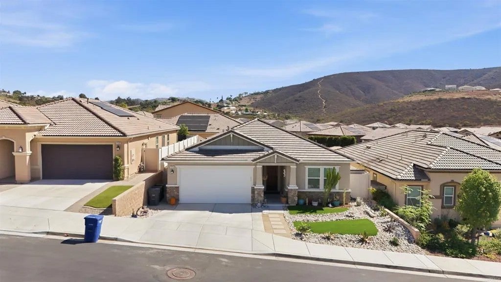 1354 Topanga