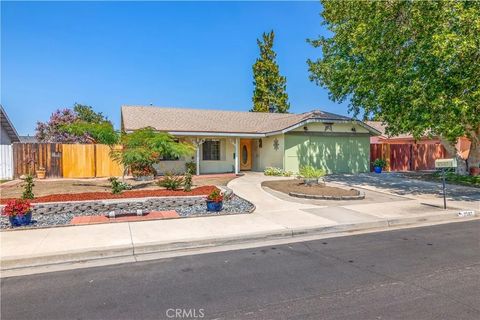 Tiny photo for 25187 Lincoln Avenue, Hemet, CA 92544 (MLS # SW25239824)
