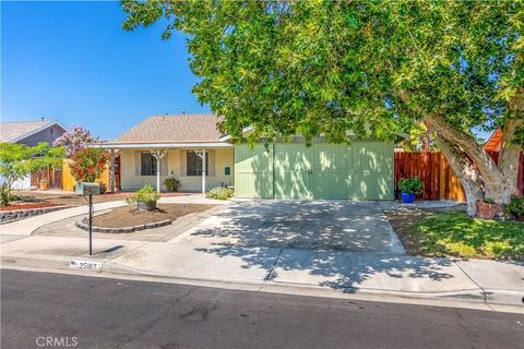 Tiny photo for 25187 Lincoln Avenue, Hemet, CA 92544 (MLS # SW25239824)