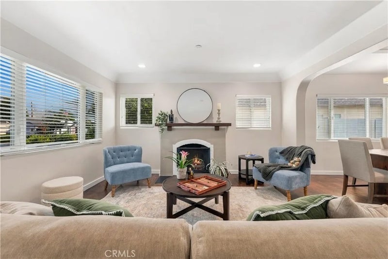 405 N Sunnyslope Avenue