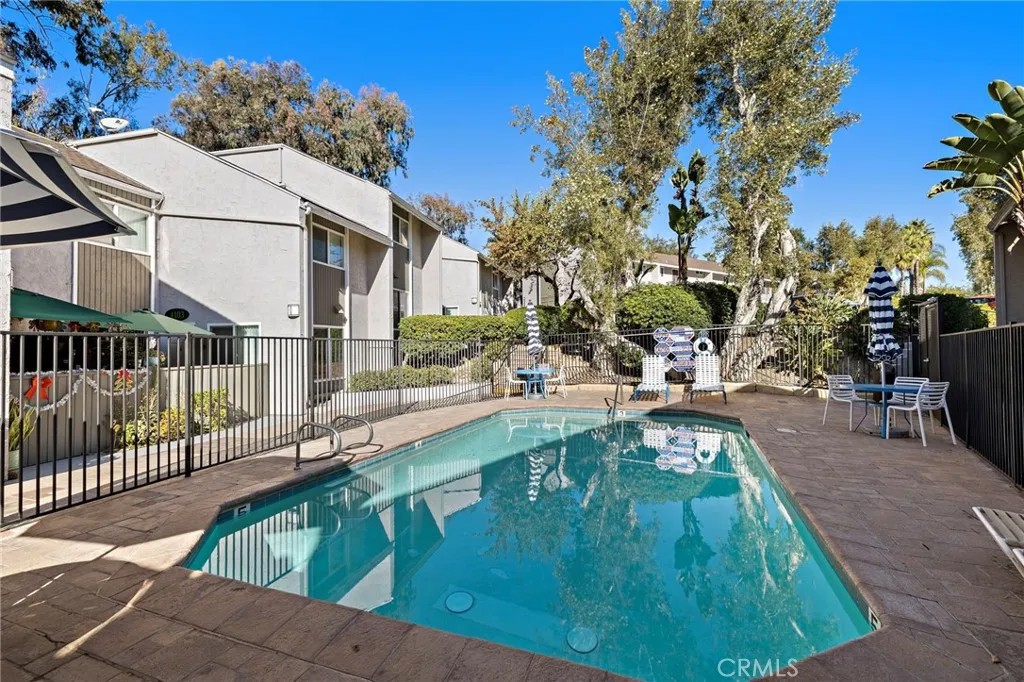 6333 College Grove Way 4107