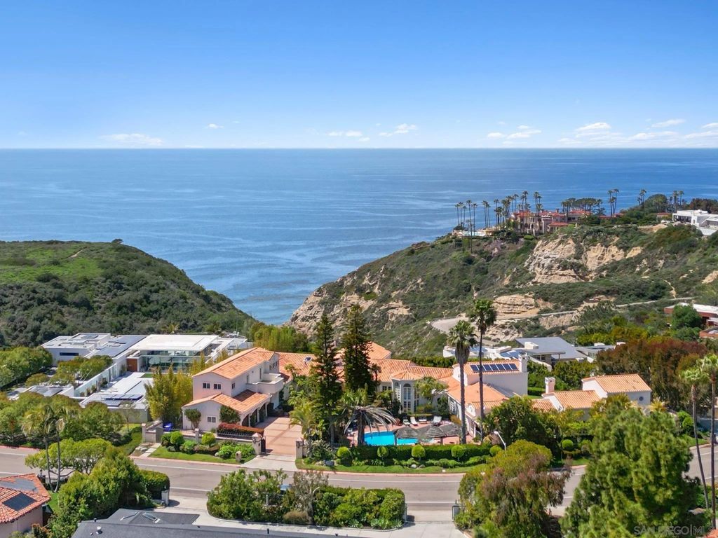 Photo of 9450 La Jolla Farms Rd, La Jolla, CA 92037 (MLS # 260010039)