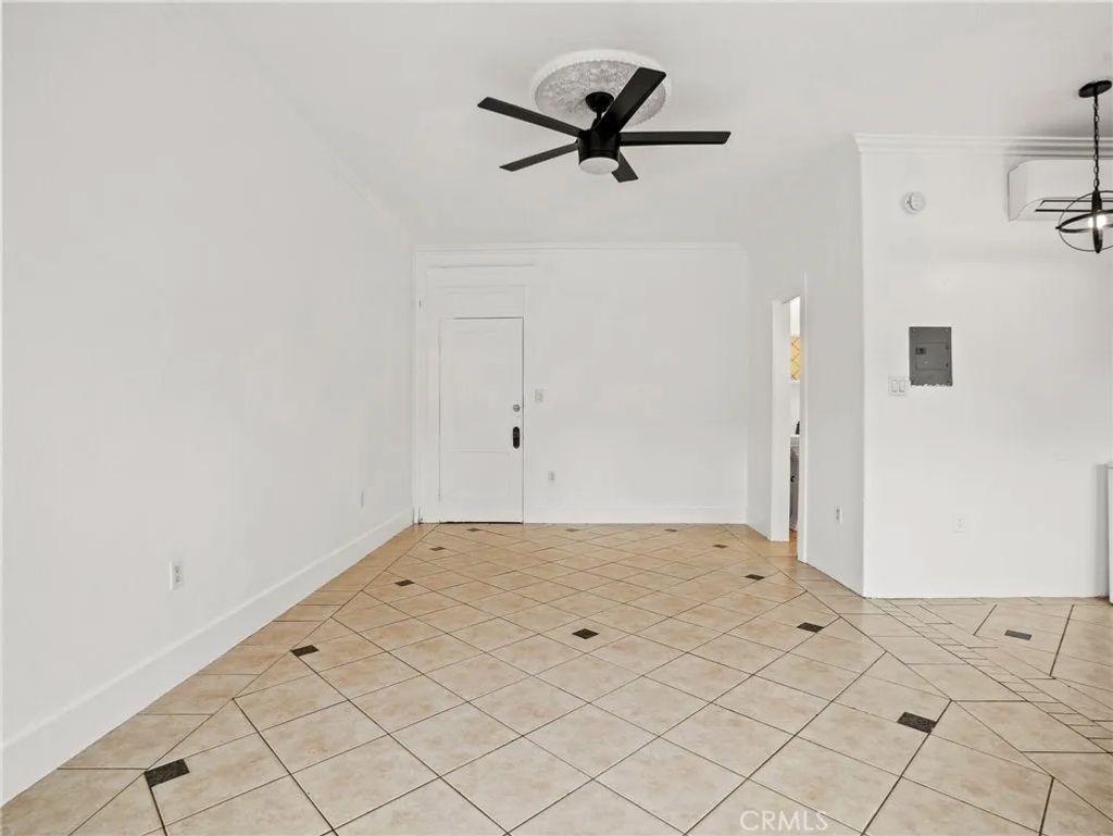 Photo of 354 Chestnut Ave #9, Long Beach, CA 90802 (MLS # OC26073085)