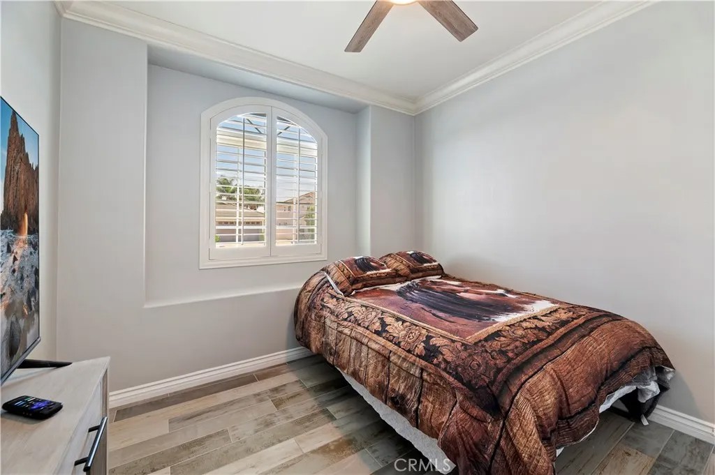 2243 Finch