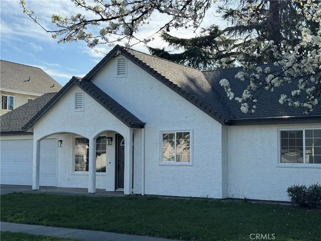 Photo of 1044 Southampton Dr, Chico, CA 95926 (MLS # SN26050768)