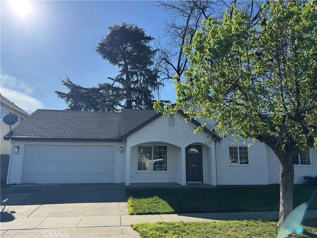 Photo of 1044 Southampton Dr, Chico, CA 95926 (MLS # SN26050768)