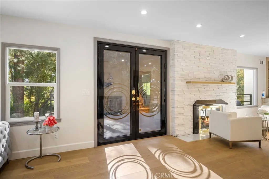 2065 E Altadena
