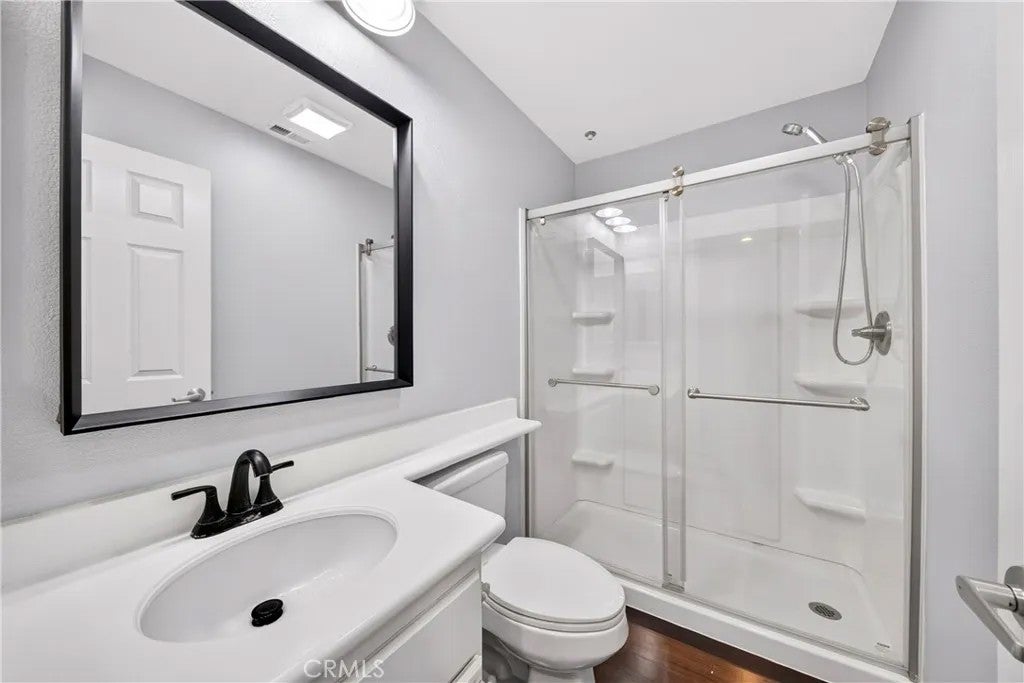 2260 Clark