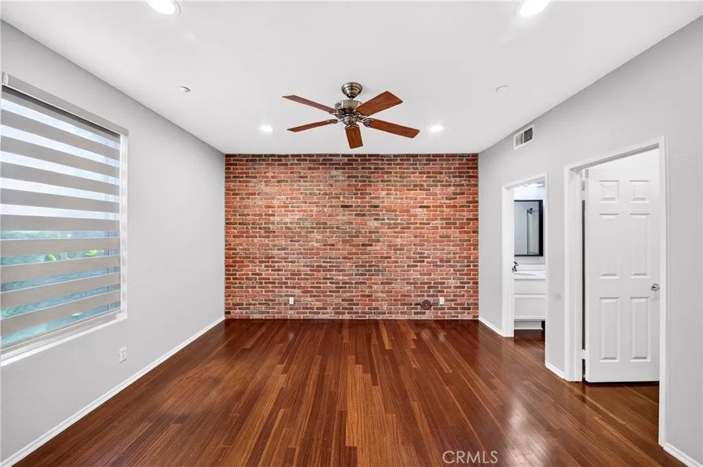 2260 Clark