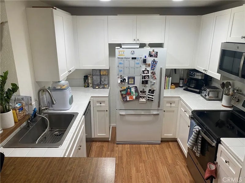 21372 Brookhurst 725