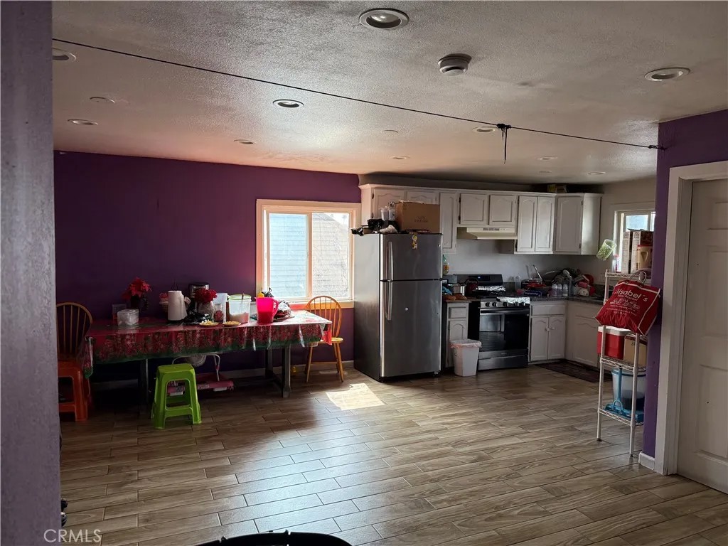 822 W 60th