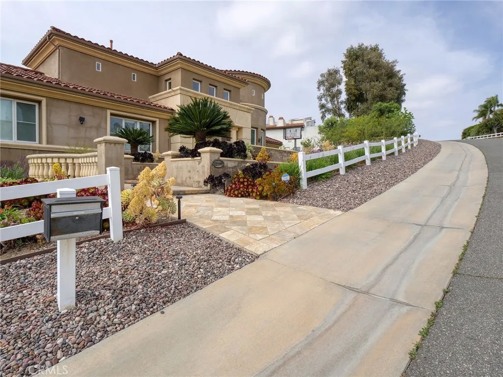 22189 Rim Fire Lane
