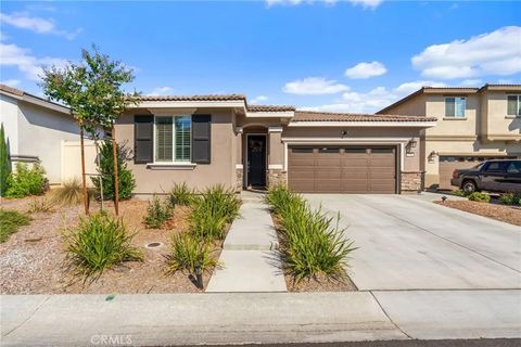 Photo of 1790 Plume Ln, San Jacinto, CA 92583 (MLS # CV25247116) Photo of 1790 Plume Ln, San Jacinto, CA 92583 (MLS # CV25247116)