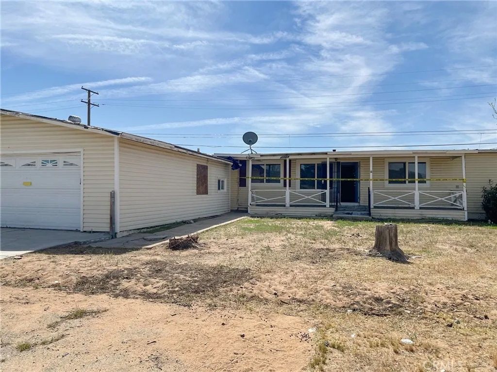 Photo of 27154 Anderson Street, Boron, CA 93516 (MLS # HD26072066)