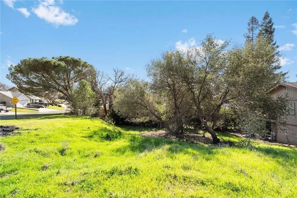 Photo of 61 Galaxy Ave, Oroville, CA 95966 (MLS # SN26030431)