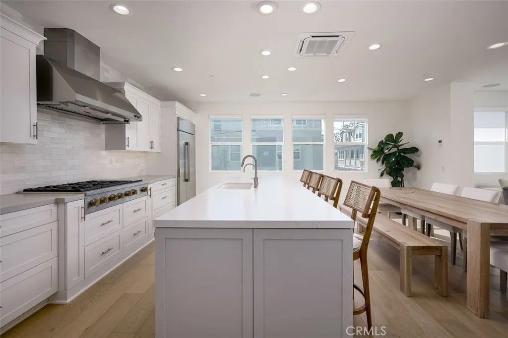 Photo of 2100 Cresta Dr, Newport Beach, CA 92660 (MLS # OC26026375)