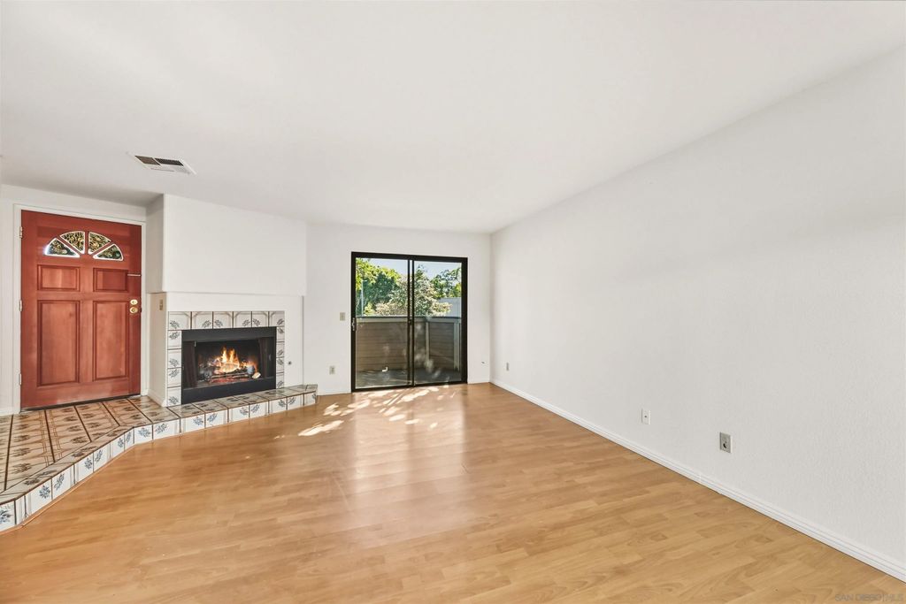 Photo of 9260 Towne Centre Dr #17, San Diego, CA 92121 (MLS # 2601254)