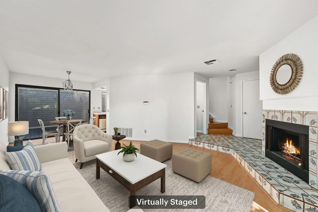 Photo of 9260 Towne Centre Dr #17, San Diego, CA 92121 (MLS # 2601254)