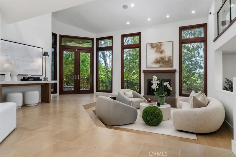 2907 Cliff Drive