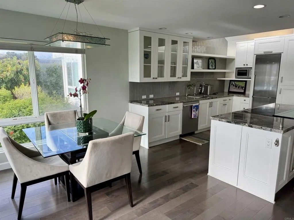 Photo of 315 Longden Ln #5 Ln, Solana Beach, CA 92075 (MLS # NDP2600194)