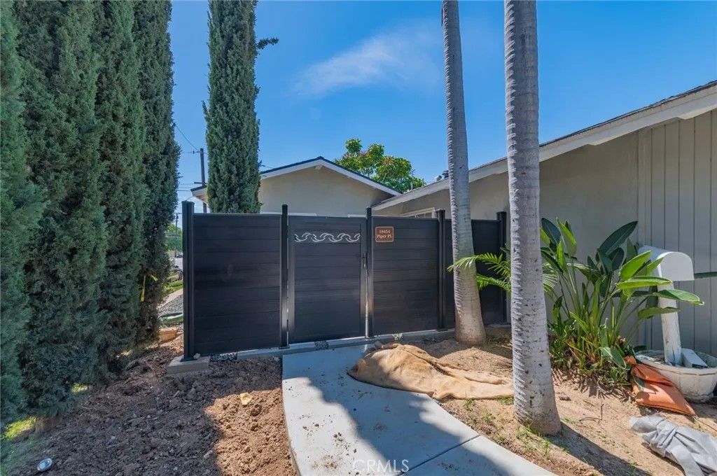 Photo of 18454 Piper Place, Yorba Linda, CA 92886 (MLS # CV26077137)