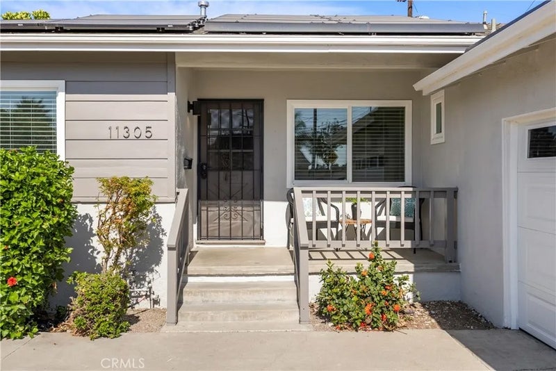 11305 Groveside