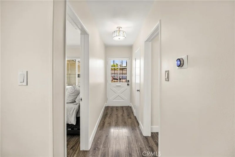 11305 Groveside