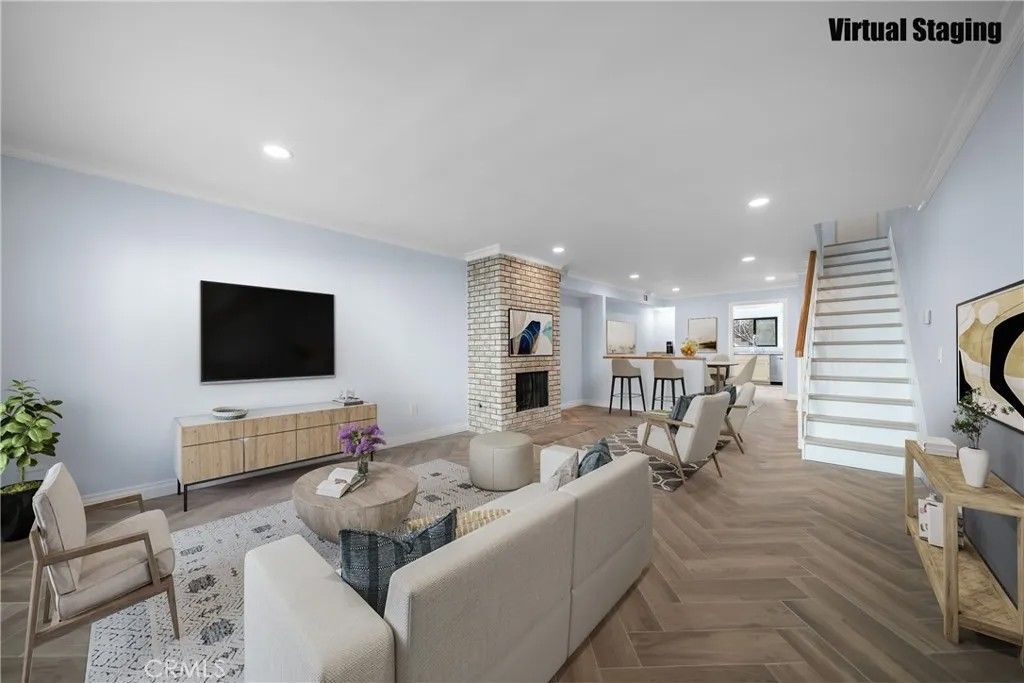 Photo of 5916 Whitsett Ave #2, Valley Village, CA 91607 (MLS # SR26055739)