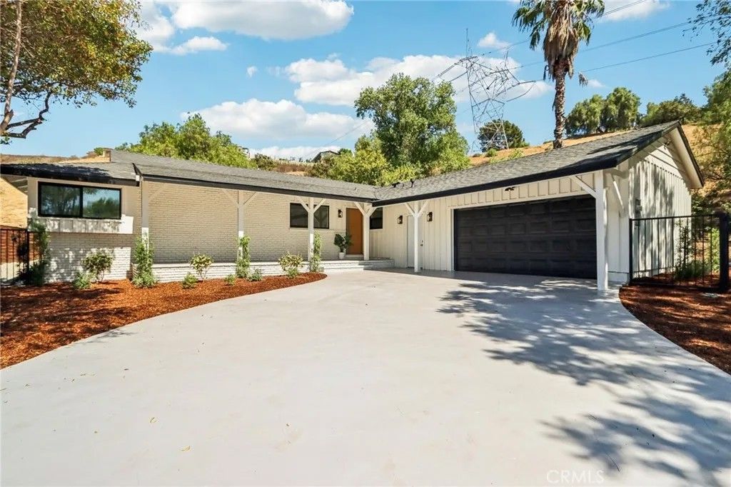 Photo of 11060 Vanda Way, Shadow Hills, CA 91352 (MLS # SR25242136)