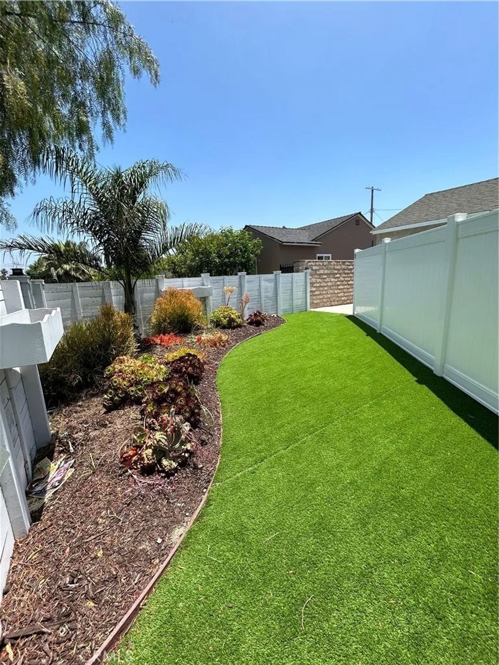 Photo of 12008 Roscoe Blvd, North Hollywood, CA 91605 (MLS # PW25239321)