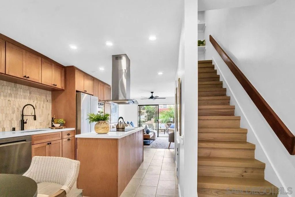 Photo of 1225 Pacific Beach Dr #1-O, San Diego, CA 92109 (MLS # 260010698)
